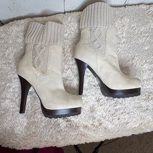 Jennifer Lopez Beige Textured Fabric